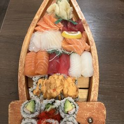 Ajio Sushi - Love boat
