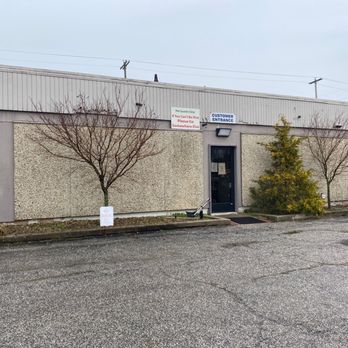 Pet Guards Clinic - Back door of Pet Guard where you take your animal in and out. - Veterinarians Near Me - Cuyahoga Falls, Ohio Pet Guards Clinic - Back door of Pet Guard where you take your animal in and out. - Veterinarians Near Me - Cuyahoga Falls, Ohio