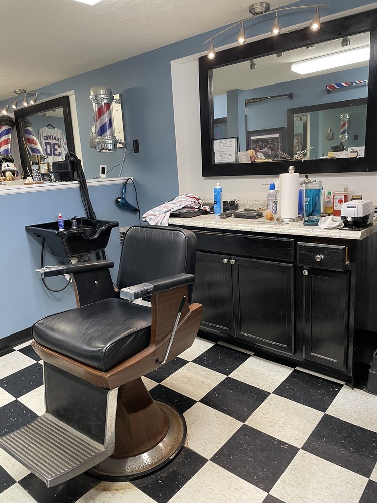 DANA’S BARBER SHOP Updated September 2024 22 Lake St, Saint Albans
