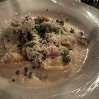 Paul Manno's Cafe - Tortellini - Italian Near Me - Chesterfield, Missouri Paul Manno's Cafe - Tortellini - Italian Near Me - Chesterfield, Missouri