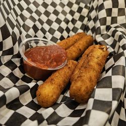 New York Pizza and Grill - Mozzarella sticks where so cheese and good