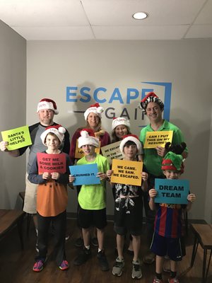 Escape Again Rooms by null