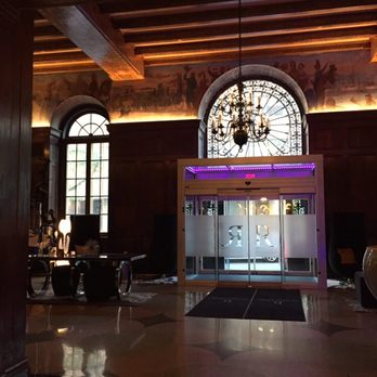 Renaissance Albany - lobby entry - Hotels Near Me - Albany, New York