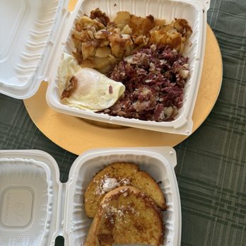 Babs Delta Diner - Corned beef and hash with side of French toast 1/2 order - Korean Near Me - Vallejo, California