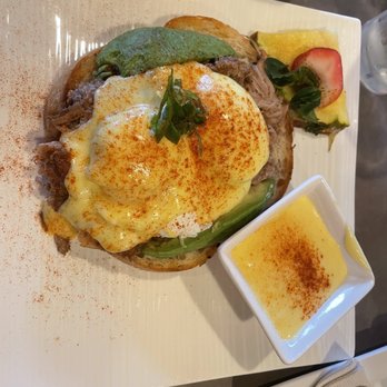 Moena Café - Kalua Pig Benedict - Cafes Near Me - Honolulu, Hawaii