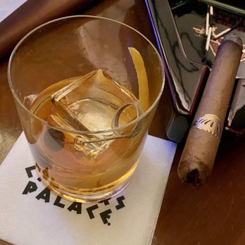 Montecristo Cigar Bar - Cocktail Bars Near Me - Las Vegas, Nevada Montecristo Cigar Bar - Cocktail Bars Near Me - Las Vegas, Nevada