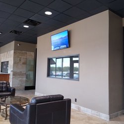 Styles Crest Salon & Day Spa - Lobby