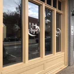 Augie’s Cafe - Outside