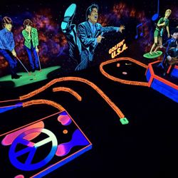 Glow Sticks Golf - Rock & Glow Galaxy Blacklight Mini Golf