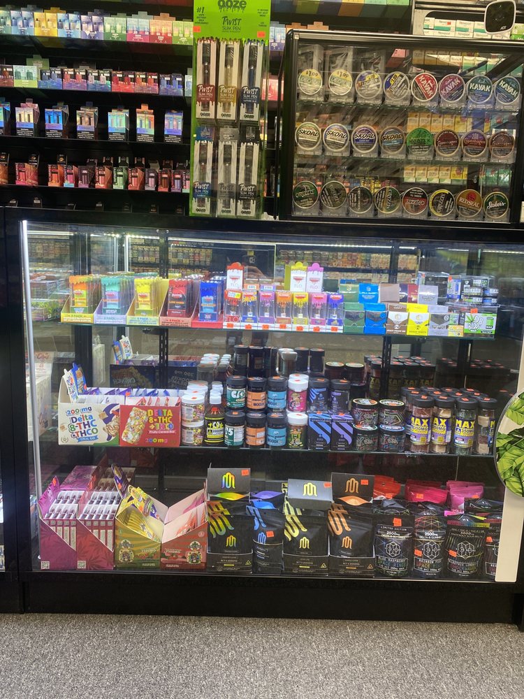 7 STAR TOBACCO & VAPE Updated September 2024 41 Photos 1316 State