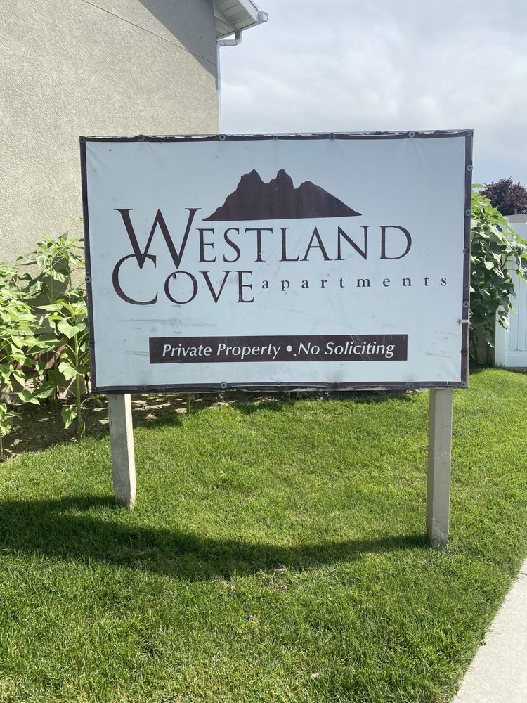 WESTLAND COVE APARTMENTS 2560 W Mockingbird Way, West Valley City, UT