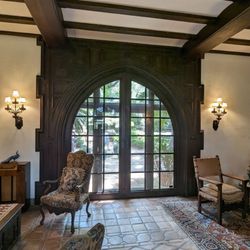 Pinewood Estates - The Loggia