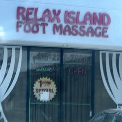 Island Foot Spa - This is the front of the building in the corner.