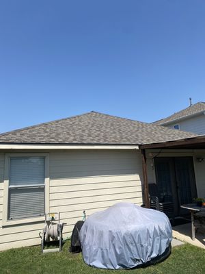 Republic Roofing & Gutters Logo