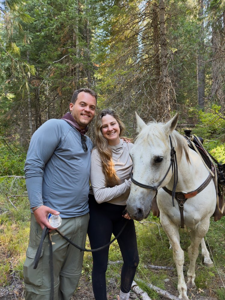 Yosemite Trails Horseback Adventures Logo