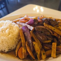 Peruvian Restaurant Route 66 - Lomo Saltado