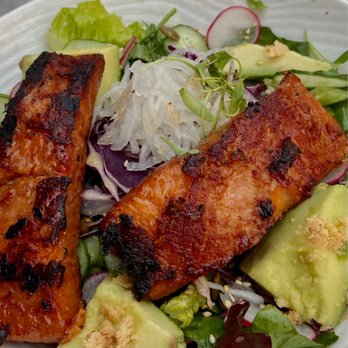 Earls Kitchen + Bar - Canadian (New) Near Me - Burnaby, British Columbia
