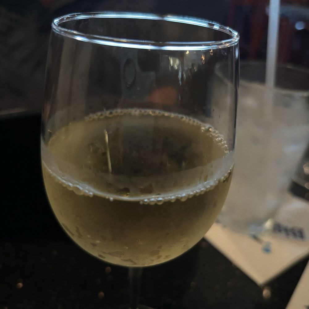 Big Fish Restaurant & Bar - Chardonnay - Seafood Near Me - Orange Beach, Alabama