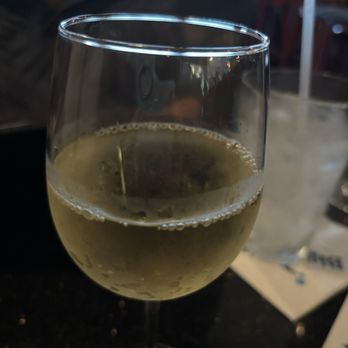 Big Fish Restaurant & Bar - Chardonnay - Seafood Near Me - Orange Beach, Alabama