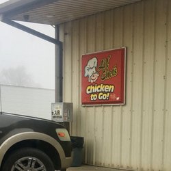 Lalo's Food Mart & Liquors - L'il Chet's Chicken sign