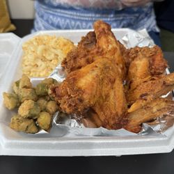Jumbo Wings with mac n cheese & fried okra.