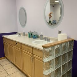 Gloss Nails Salon.