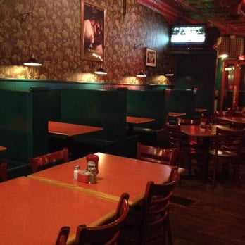 The Palms - seating area - New American Near Me - Lexington, Virginia