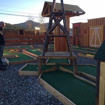 Railside Rv Ranch - Mini golf area - Campgrounds Near Me - Williams, Arizona