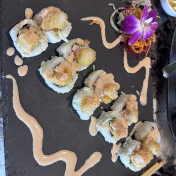 Kato Sabi Sushi Bar - Hollywood roll - Sushi Bars Near Me - McAllen, Texas