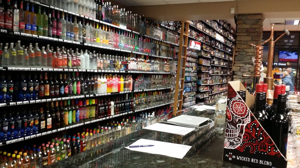 JOHNNY MAC’S MARKET Updated September 2024 23 Reviews 3312 4th St, Wyandotte, Michigan