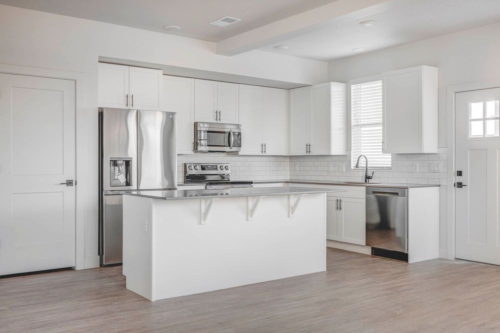 ARIA TOWNHOMES Updated May 2024 12 Photos 1479 W 1700 S, Syracuse