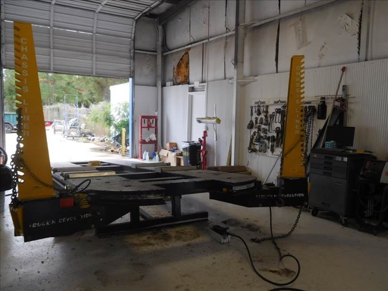 THE ULTIMATE BODY SHOP Updated September 2024 1710 W New Bern Rd