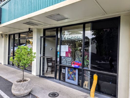 Mezzo Bistro & Bar by null