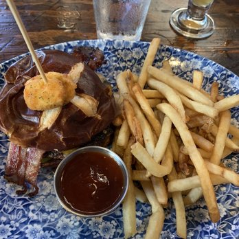 Café Hollander Hilldale - Sconnie - American Near Me - Madison, Wisconsin Café Hollander Hilldale - Sconnie - American Near Me - Madison, Wisconsin