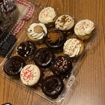 Molly's Cupcakes - Chocolate Cupcake Cookie Monster German Chocolate Ron Bennington Carrot Cake Chocolate Decadence Vanilla Cupcake Peanut Butter Nutella - Desserts Near Me - Chicago, Illinois Molly's Cupcakes - Chocolate Cupcake Cookie Monster German Chocolate Ron Bennington Carrot Cake Chocolate Decadence Vanilla Cupcake Peanut Butter Nutella - Desserts Near Me - Chicago, Illinois