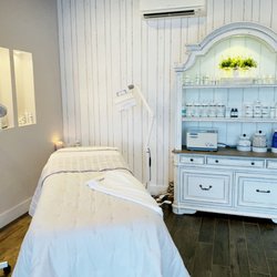 Simply Skin Clarksville - We offer a range of specialized skincare treatments
