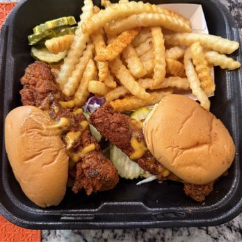 Dave's Hot Chicken - Dave's Dave's #2 2 Sliders w/ Fries - Chicken Shop Near Me - Goodyear, Arizona