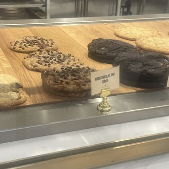 Helms Bakery - Bakeries Near Me - Los Angeles, California