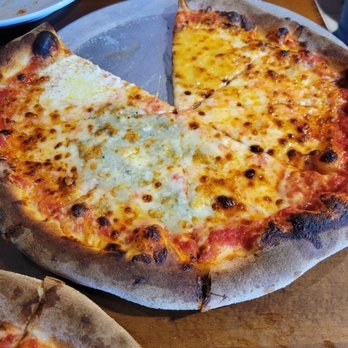 I Tre Mori - Pizza Quattro Formaggi - Pizza Near Me - Indianapolis, Indiana