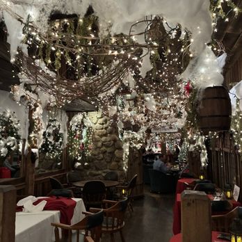 The Cabin - seating - Italian Near Me - Aurora, Ohio