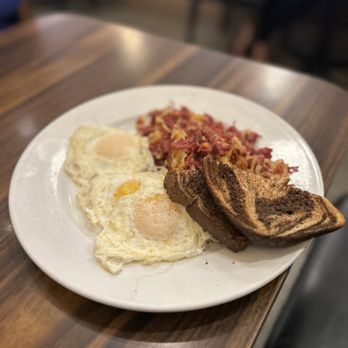 Hen House Eatery - Corn Beef Hash - Breakfast & Brunch Near Me - Minneapolis, Minnesota Hen House Eatery - Corn Beef Hash - Breakfast & Brunch Near Me - Minneapolis, Minnesota