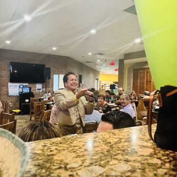 Los Jarrones - Juan Gabriel impersonator. - Mexican Near Me - El Paso, Texas