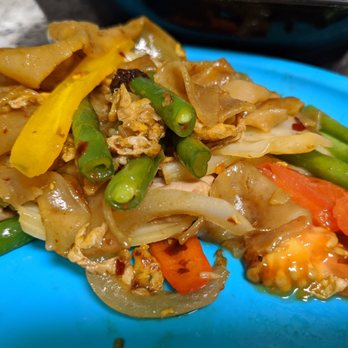 Thai Thai Restaurant - Closeup pad kee mao and all it's delicious veggies. - Thai Near Me - Henderson, Nevada