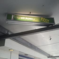 Toko Wirokarso - Nogal misleidende reclame als ze ineens zondag&maandag gesloten blijken te zijn ;-)
