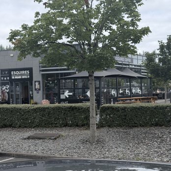 Esquires Coffee - Outside - Coffee & Tea Near Me - Carrick-On-Shannon, LM Esquires Coffee - Outside - Coffee & Tea Near Me - Carrick-On-Shannon, LM