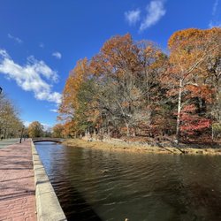 The Zoo in Forest Park & Education Center
