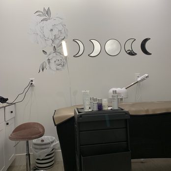 Arrow Wax Bar - Inside - Skin Care Near Me - Phoenix, Arizona