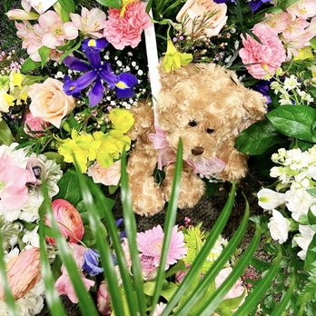 Purcellville Florist - Nice flower arrangement designed for a grandchild. - Florists Near Me - Purcellville, Virginia Purcellville Florist - Nice flower arrangement designed for a grandchild. - Florists Near Me - Purcellville, Virginia