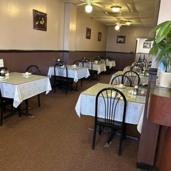 Mahar Moe - Dining room