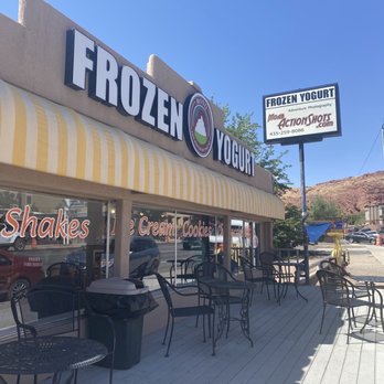 MOYO Moab Frozen Yogurt - Outdoor patio seating - Ice Cream & Frozen Yogurt Near Me - Moab, Utah MOYO Moab Frozen Yogurt - Outdoor patio seating - Ice Cream & Frozen Yogurt Near Me - Moab, Utah